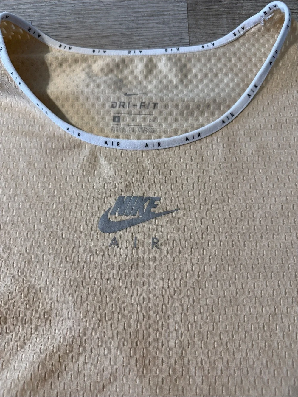 Women’s Nike cropped t shirt